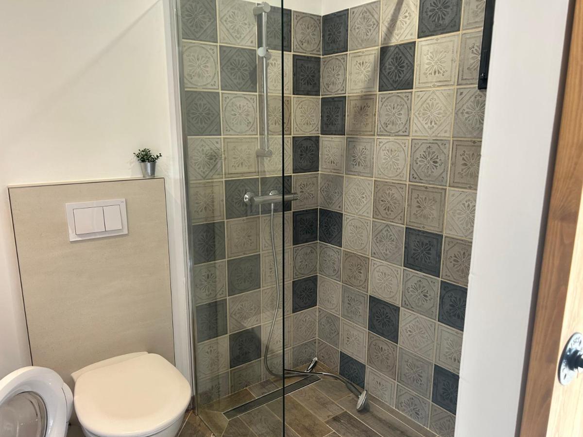 Charmant Studio Dans Villa - Jardin Privatif . La Seyne-sur-Mer Luaran gambar